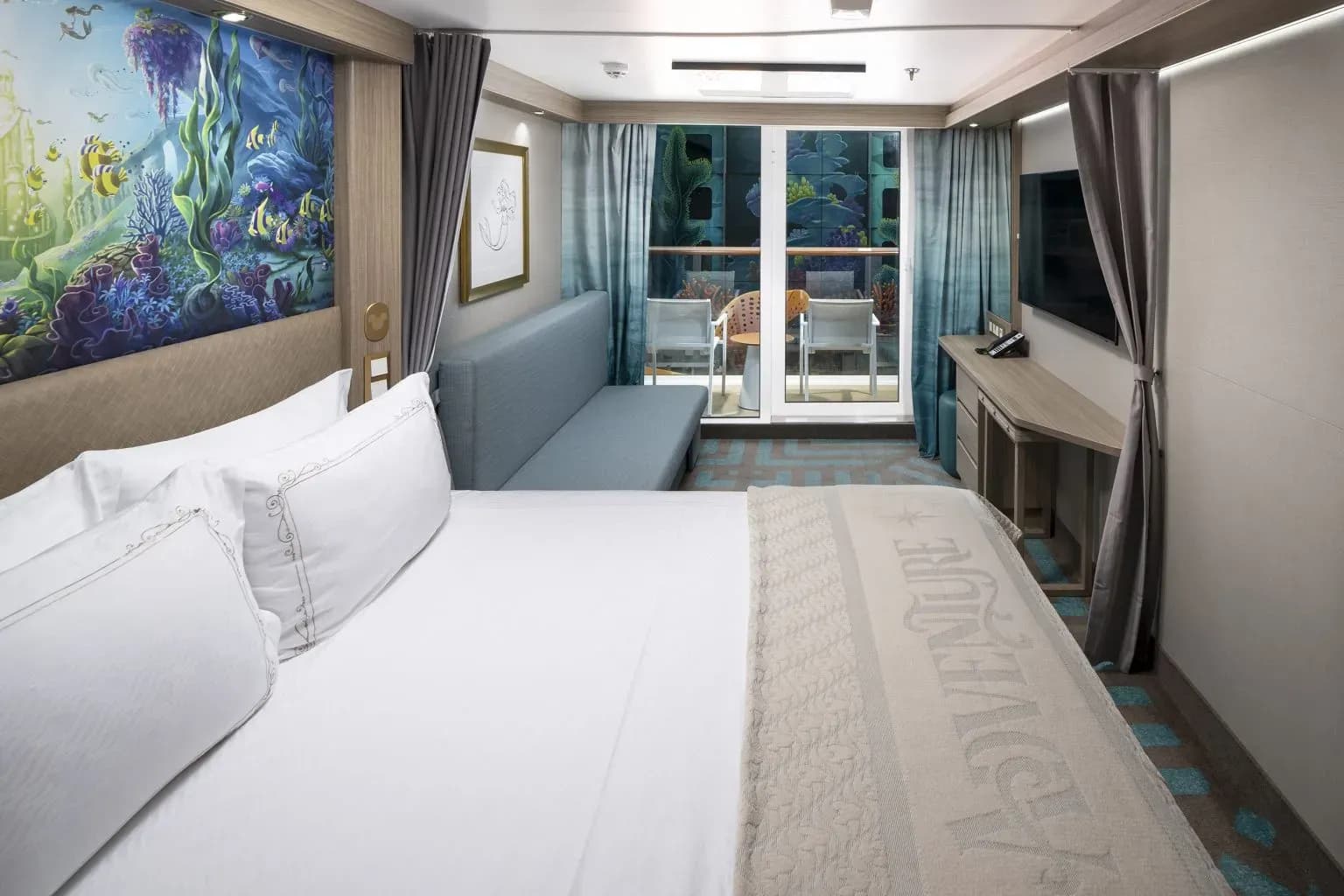 Disney-Adventure- Deluxe-Reef-View-Stateroom-with-Verandah_