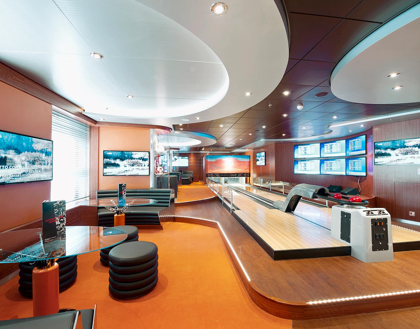 MSC Divina Bowling