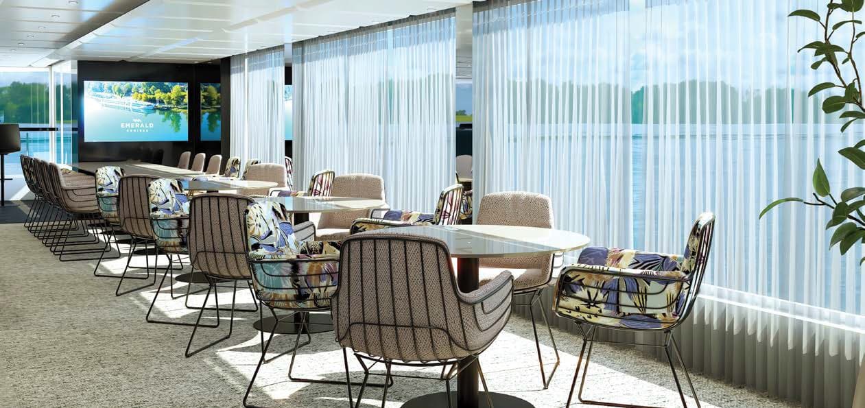 Emerald River Cruise ship facilities