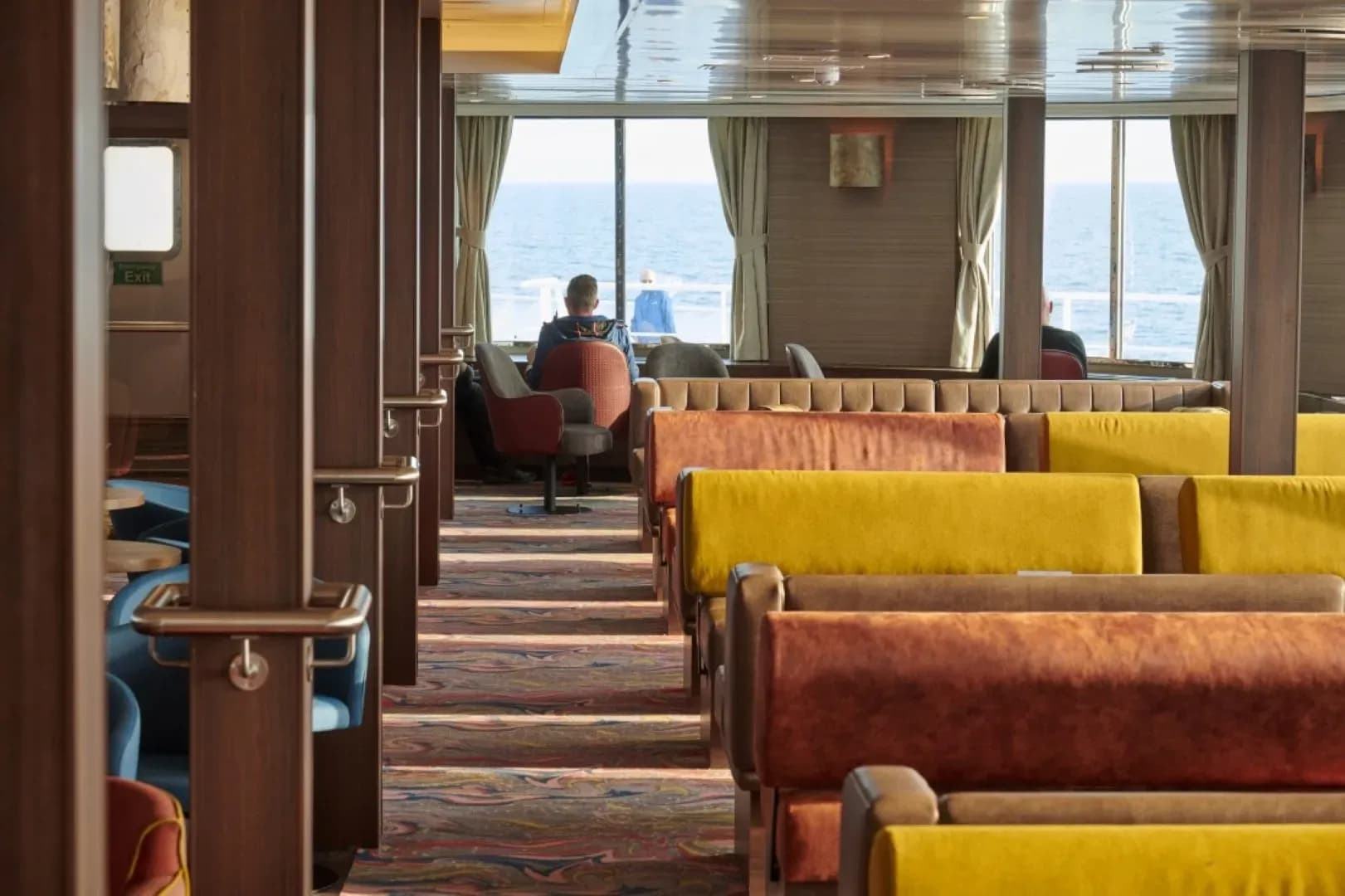 Oceanwide Expeditions - M/V Hondius, Observation lounge