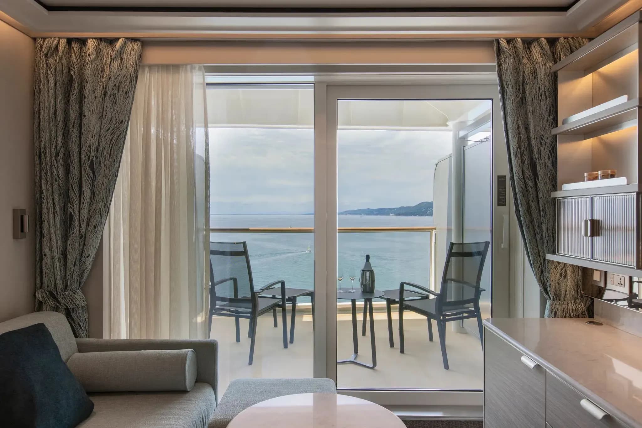 Silversea - Silver Ray - Superior Veranda Suite