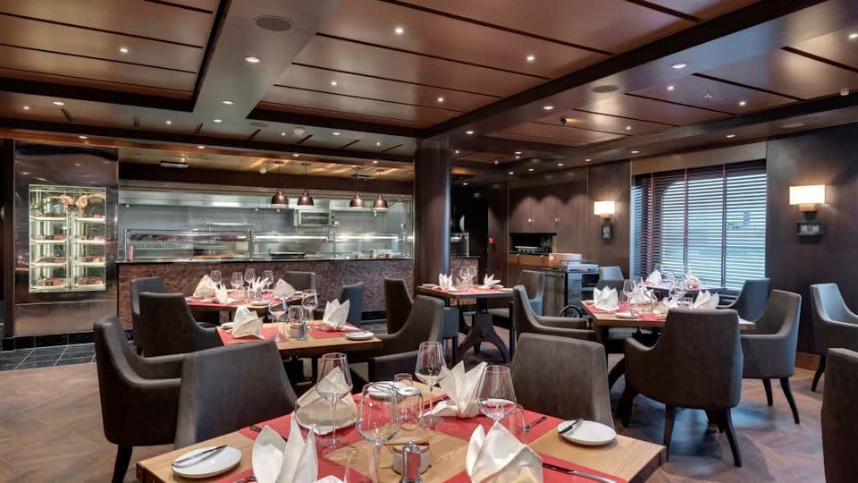 MSC Divina Dining