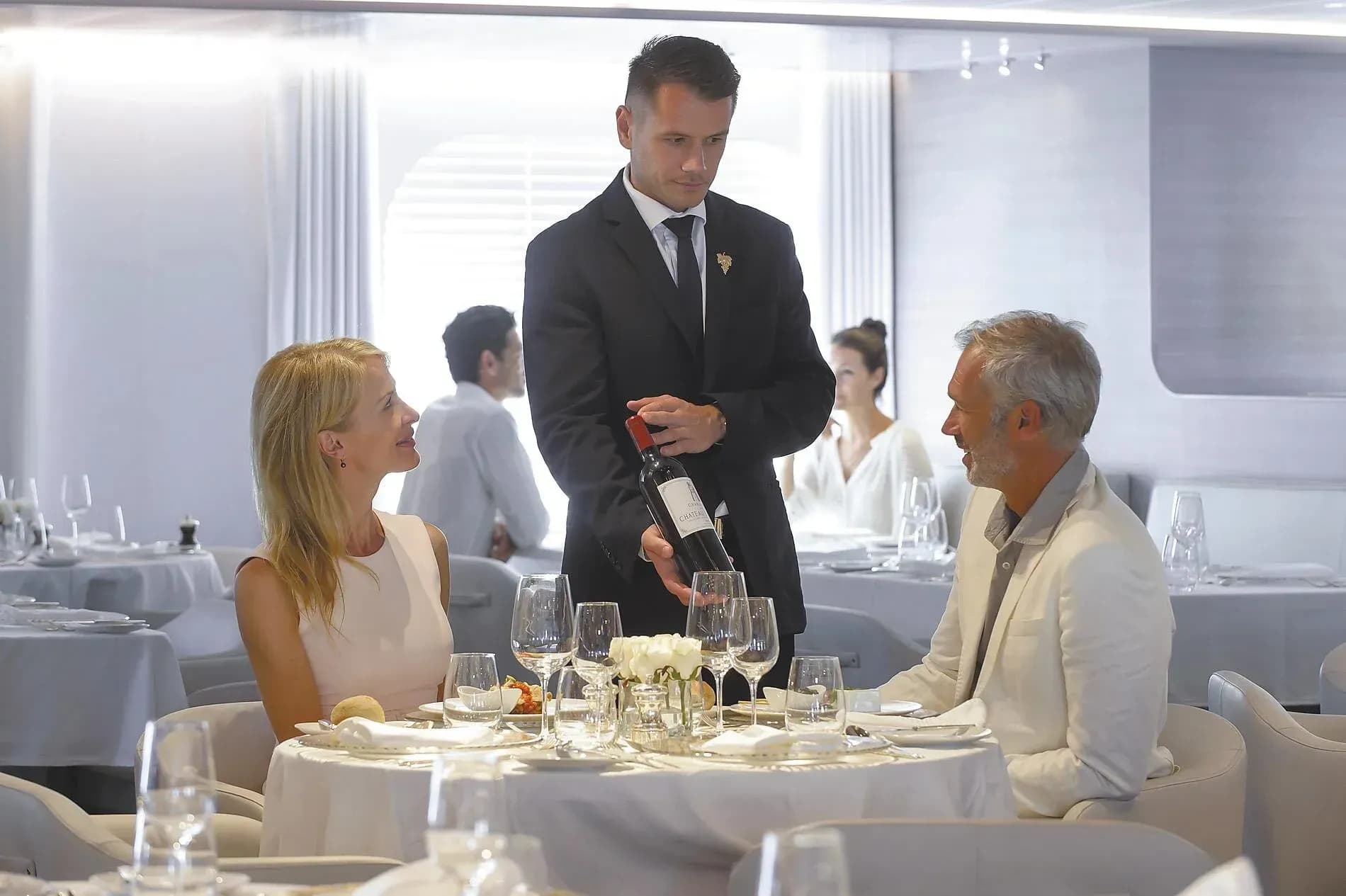 Ponant restaurant and dining