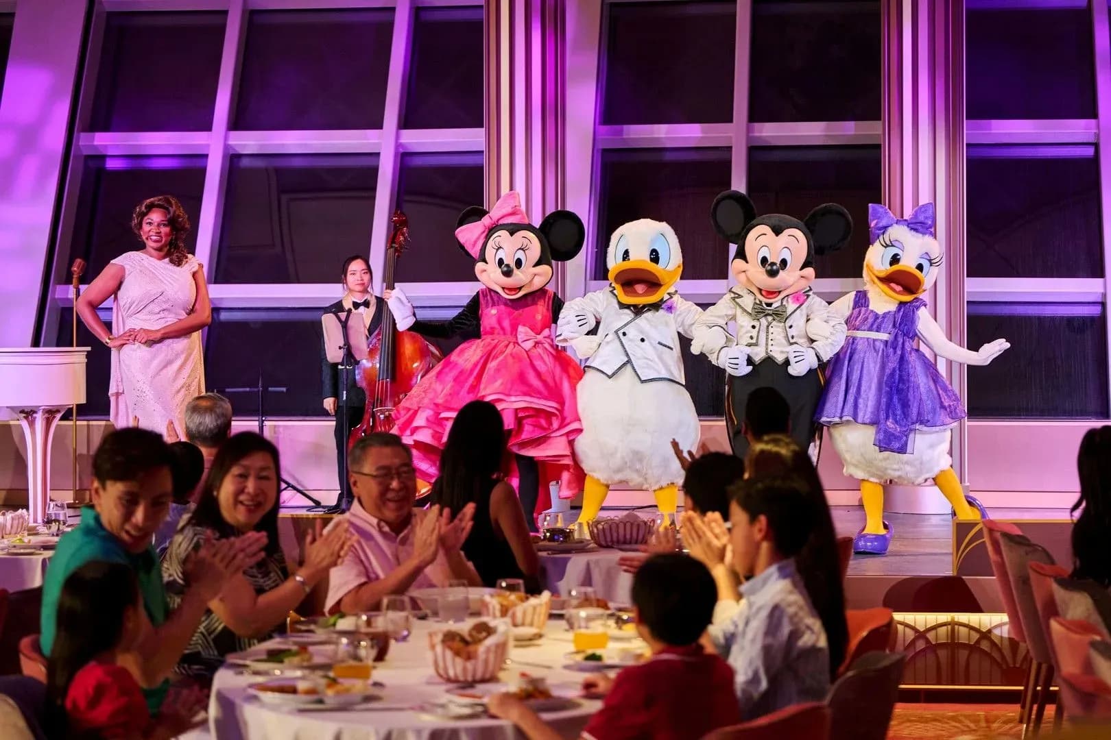 Disney adventure - Dining Live Shows & Entertainment Character Experiences