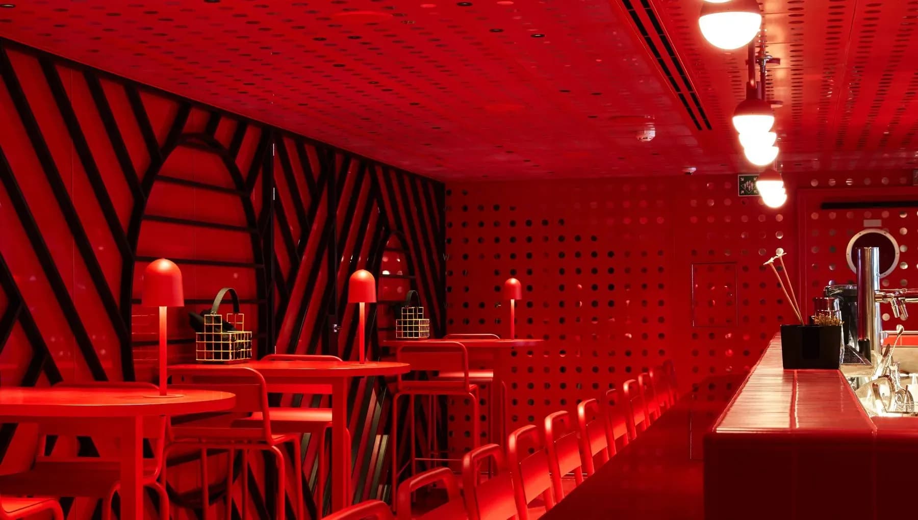 virgin voyage razzle dazzle restaurant