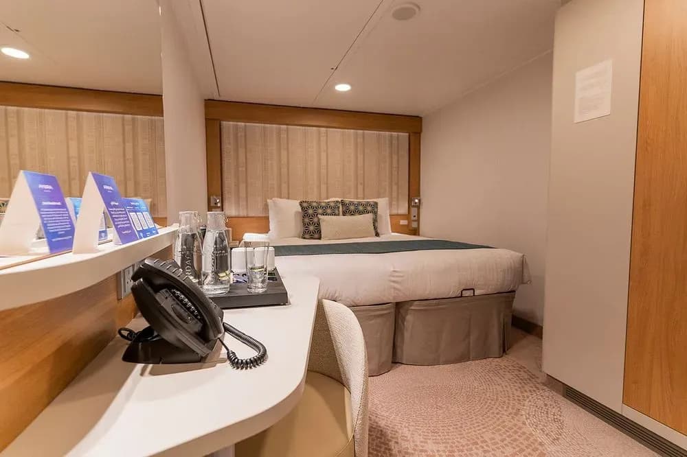 Aroya cruises inside cabin