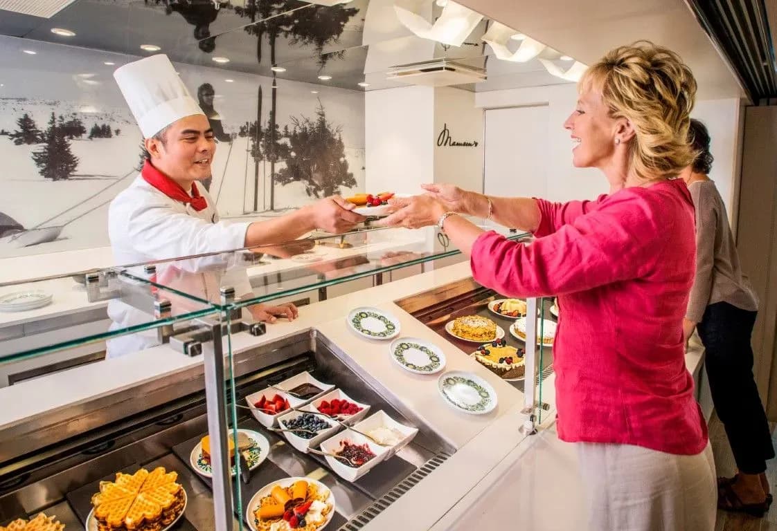 viking cruise ship dining