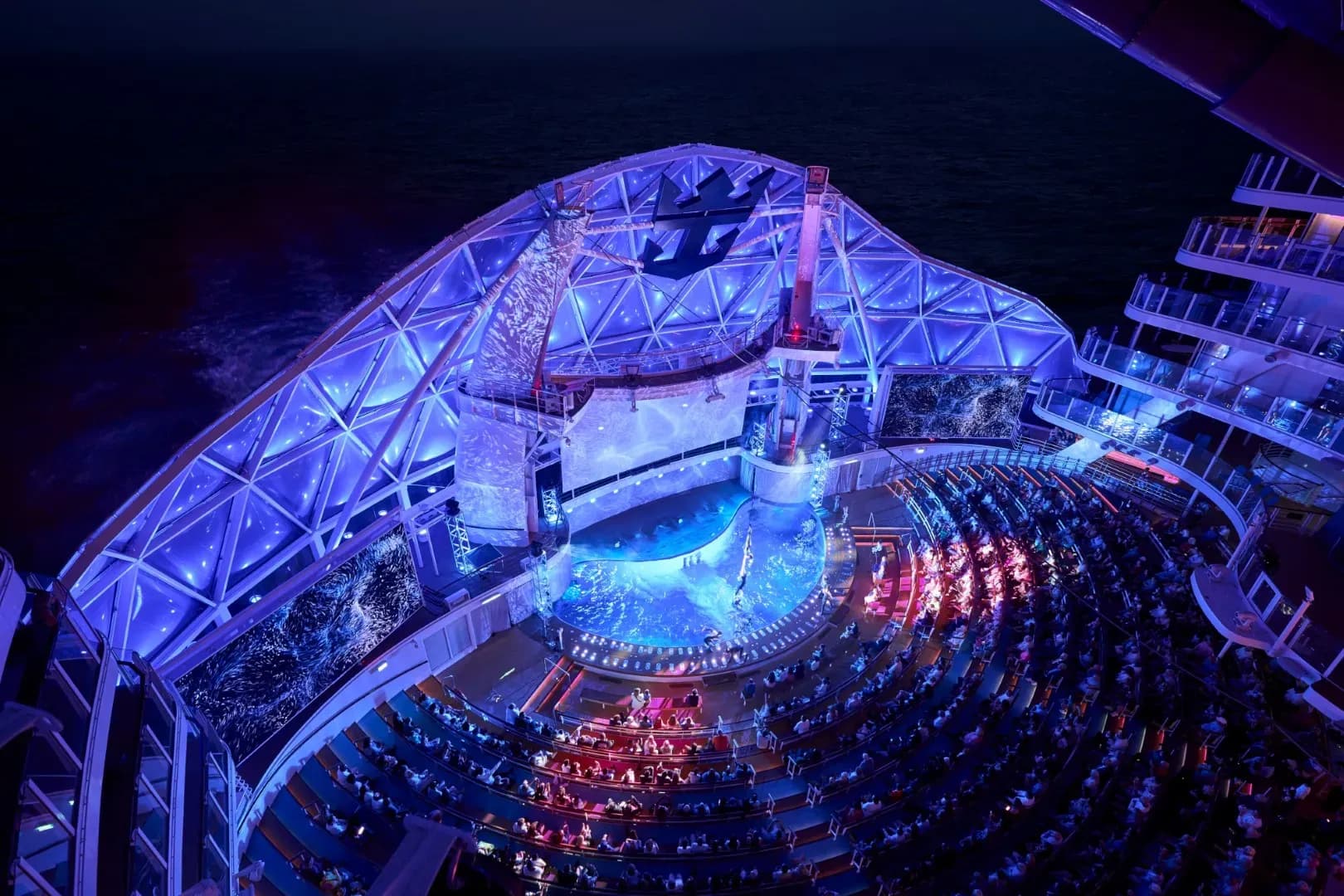 Royal Caribbean - Utopia of the Seas, AquaTheater