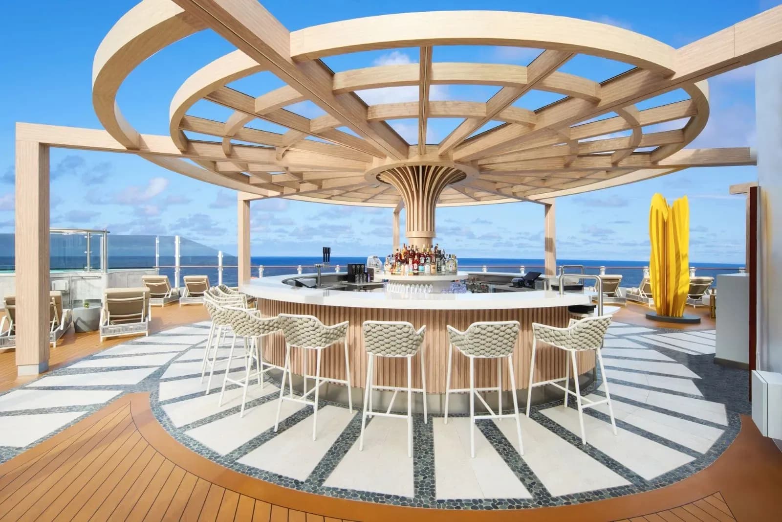 Norwegian Prima Vibe Beach Club - NCL Viva