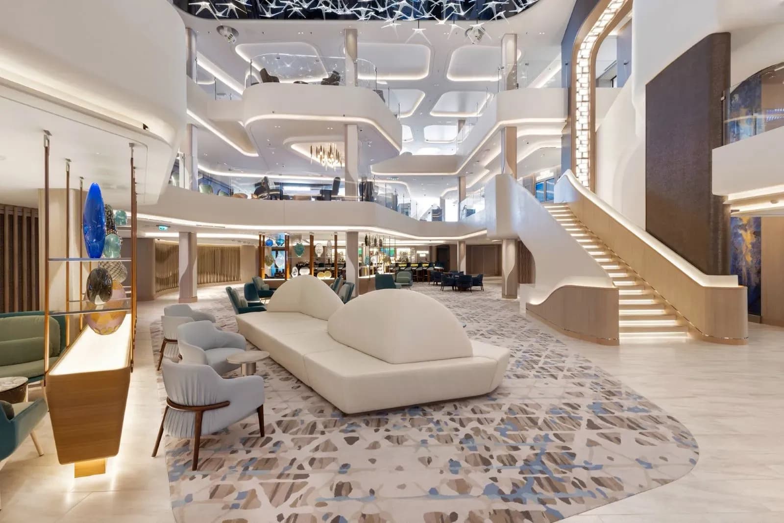 Norwegian Viva Atrium and Lounge - NCL Prima