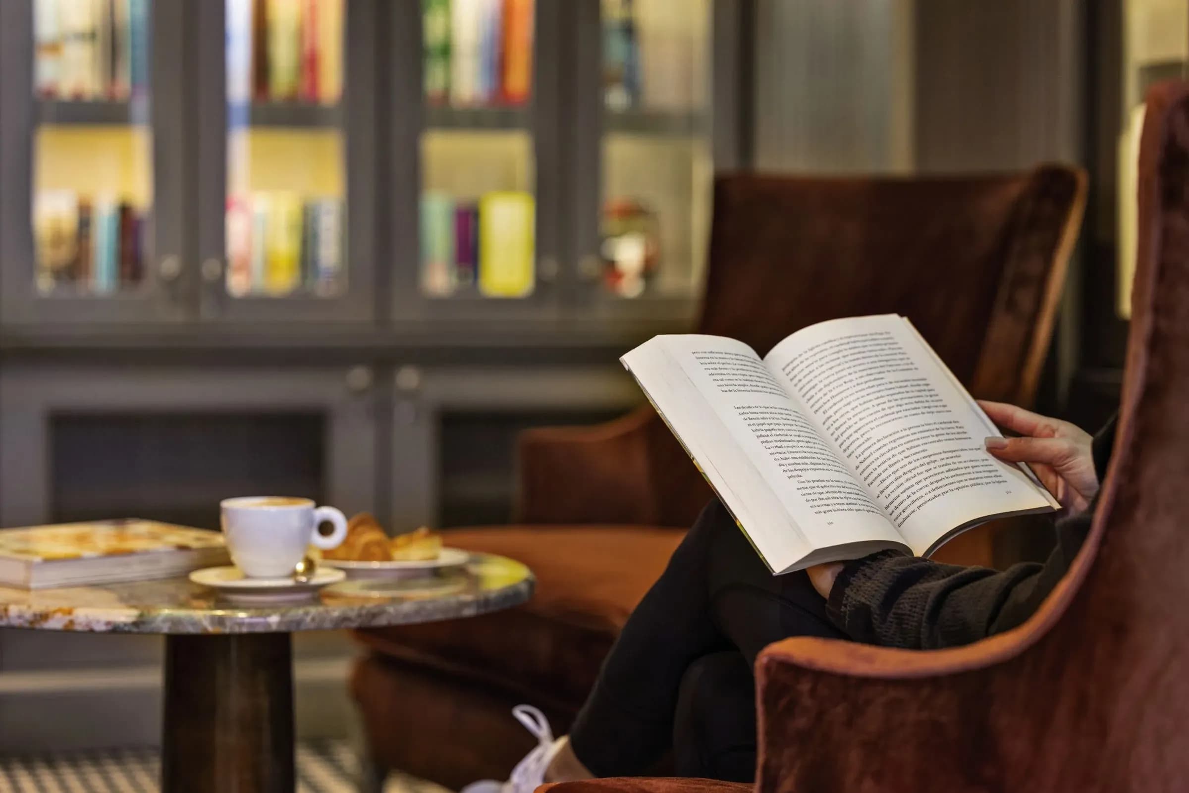 Oceania Marina Cruise ship Library - Oceania Riviera