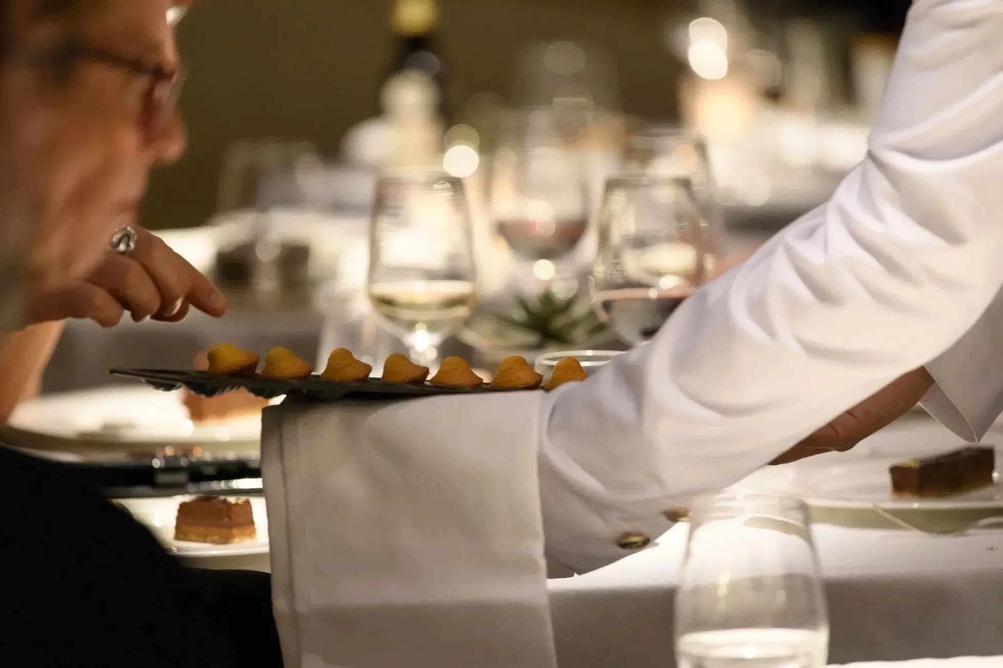 Ponant restaurant and dining
