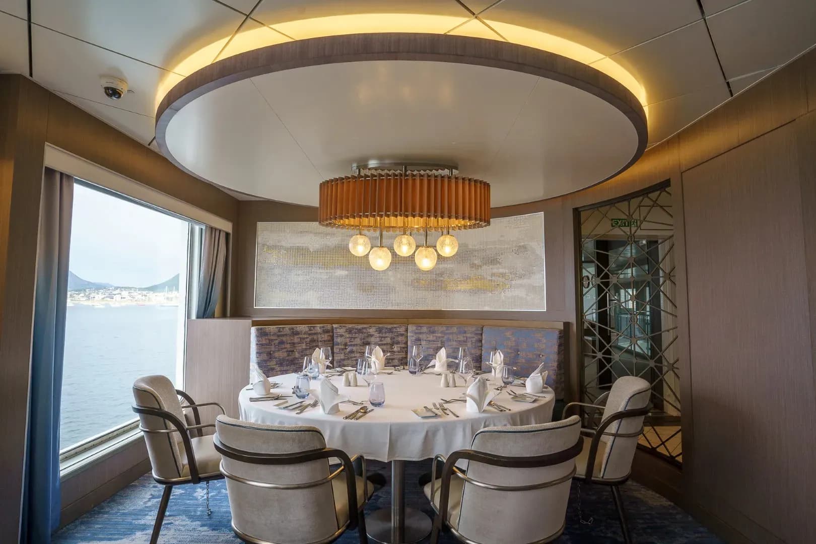 Ocean Explorer, Private Dining