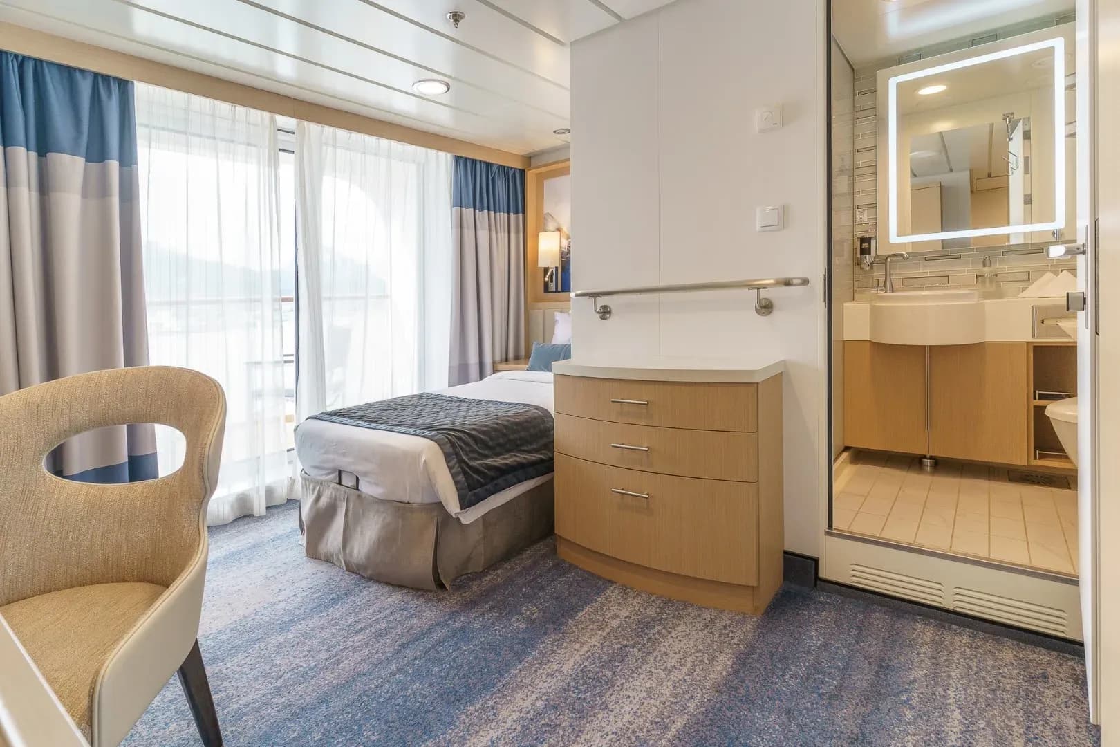 Ocean Explorer, Studio Veranda Single