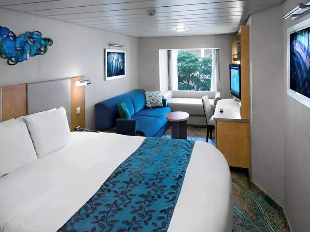 Royal Caribbean - Oasis of the Seas, Central Park View Interior
