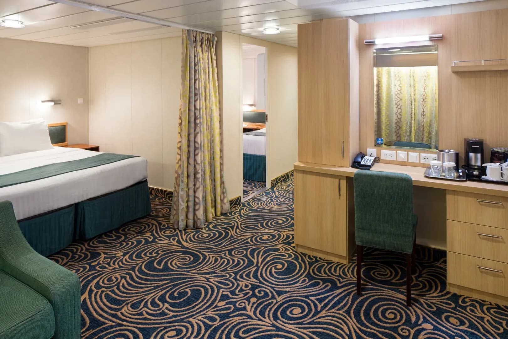Royal Caribbean - Rhapsody of the Seas, Ocean View Suite