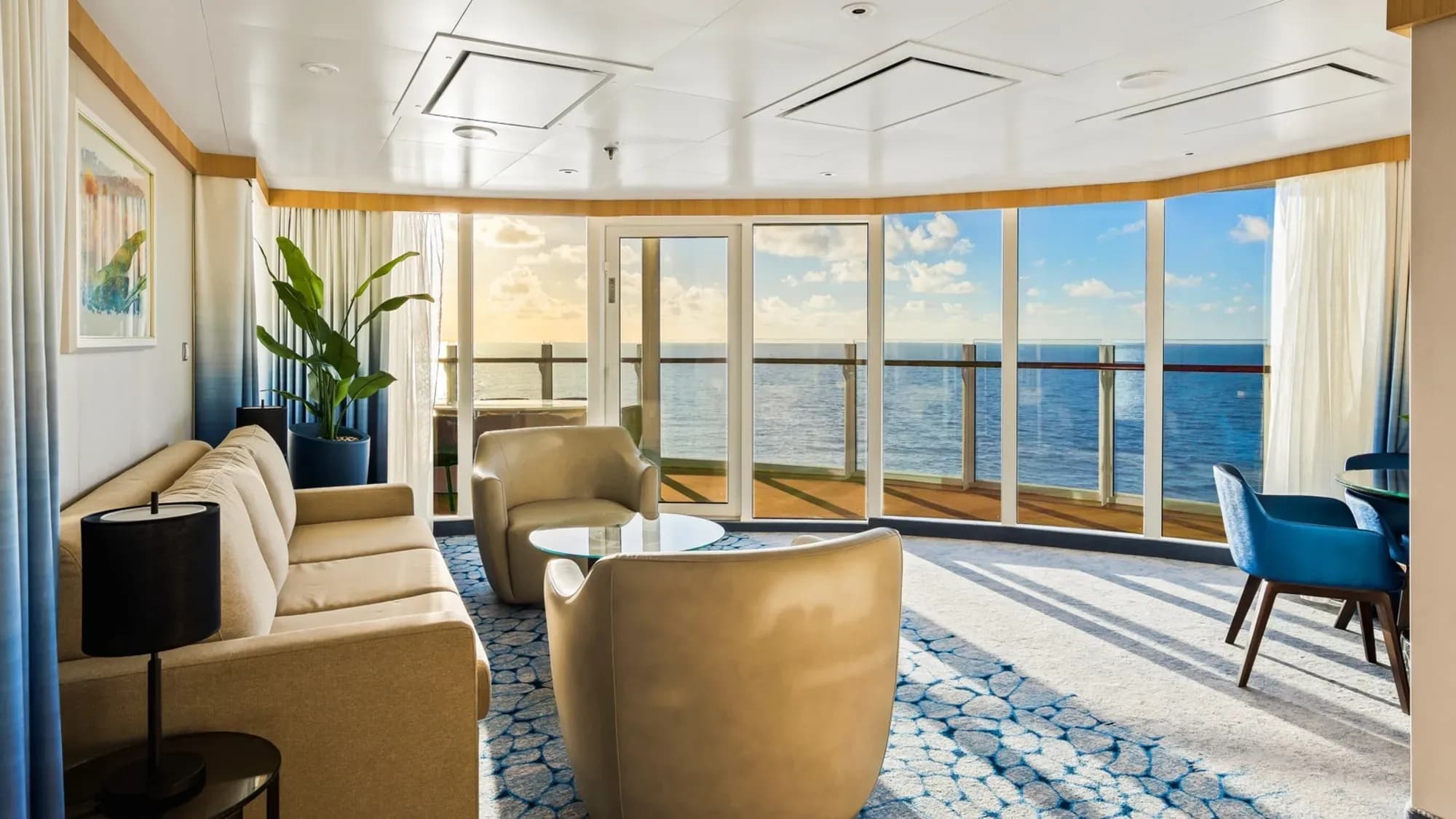 Royal Caribbean - Utopia of the Seas, Spacious Aqua Theater Suite Large Balcony - 2 Bedrooms