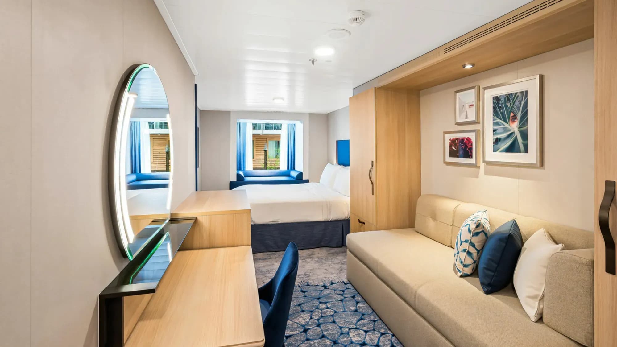 Royal Caribbean - Utopia of the Seas, Central Park View Interior
