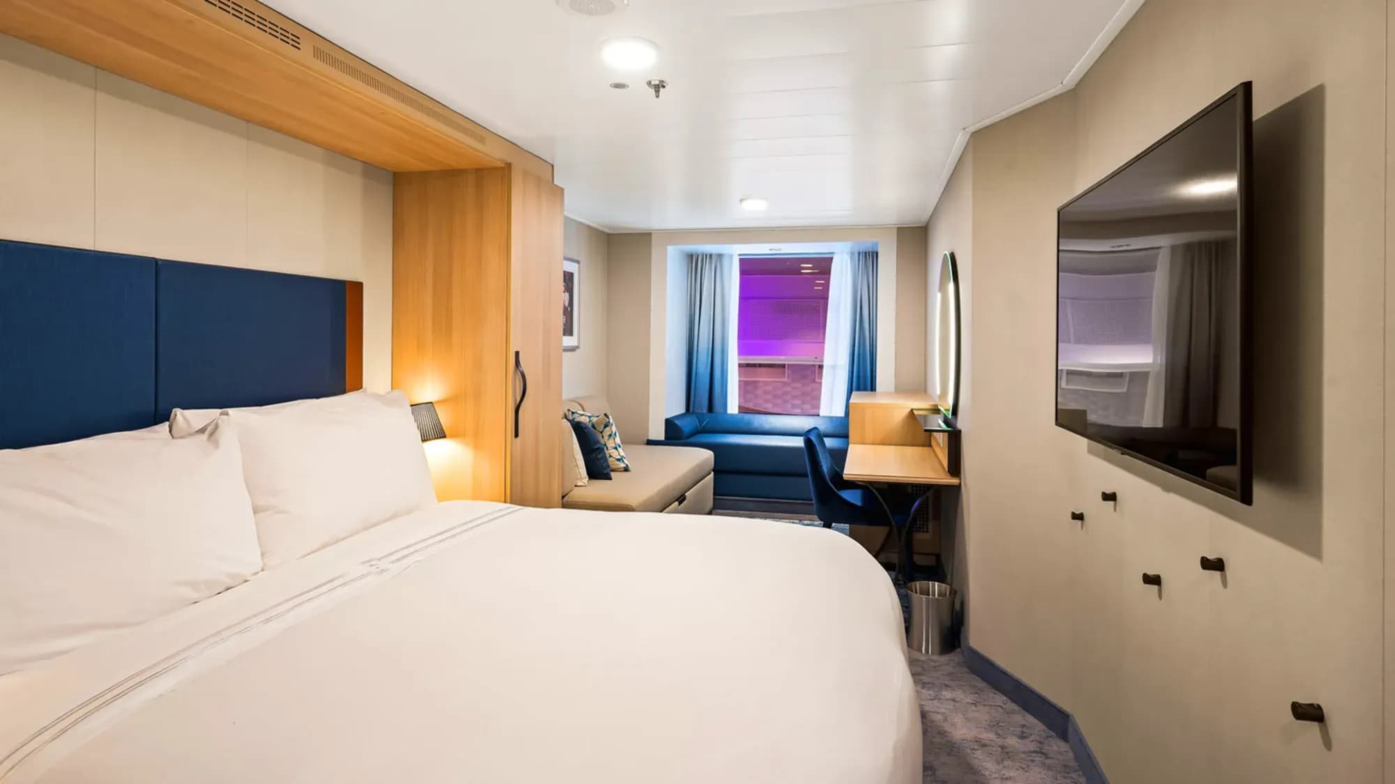 Royal Caribbean - Utopia of the Seas, Promenade View Interior