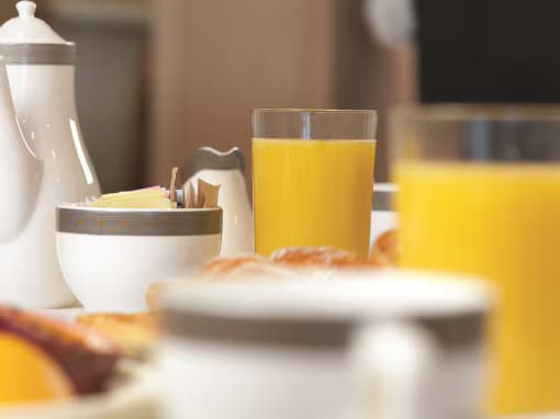 Dining Queen Elizabeth Cunard