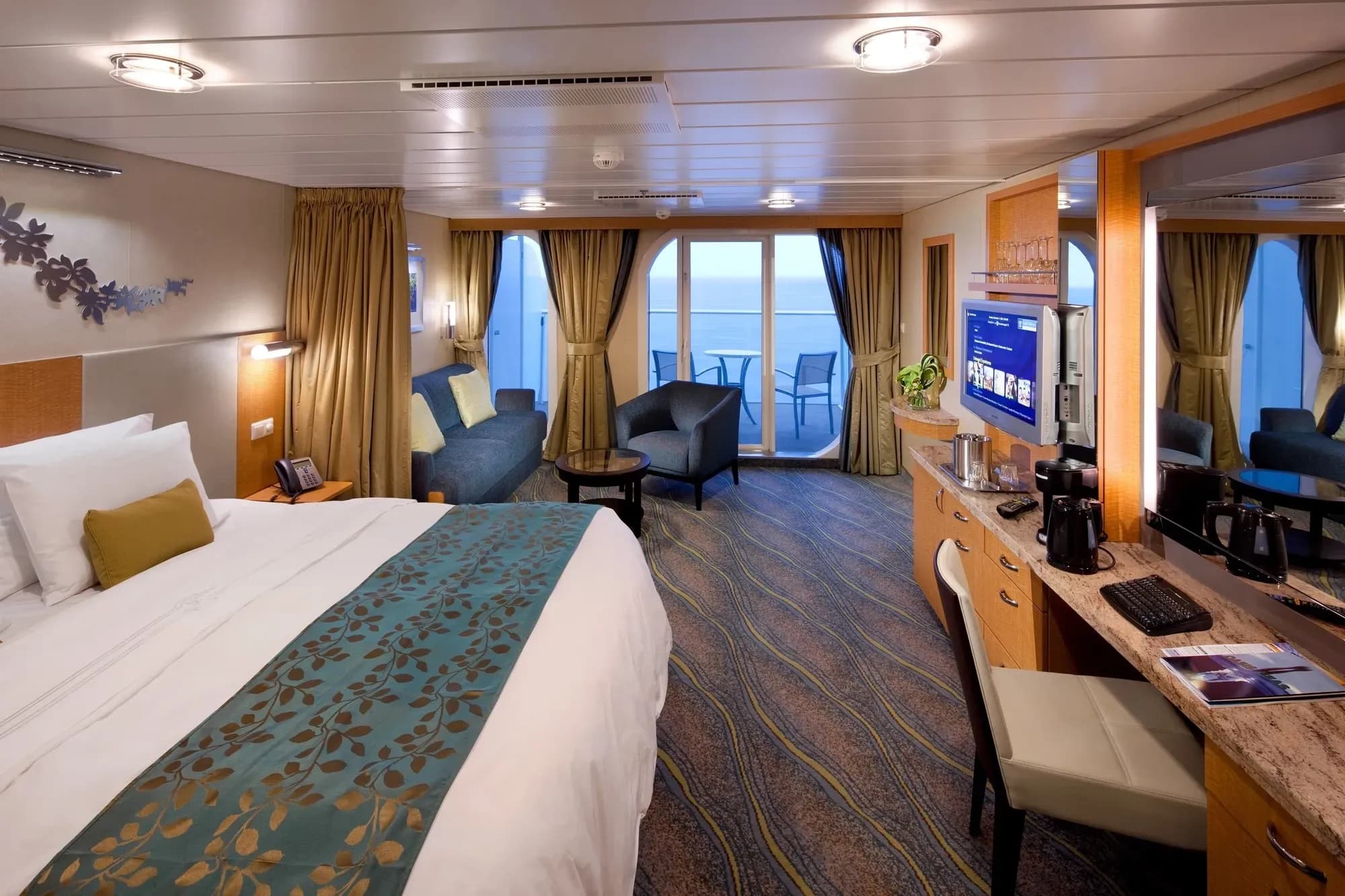 Royal Caribbean - Oasis of the Seas, Junior Balcony Suite
