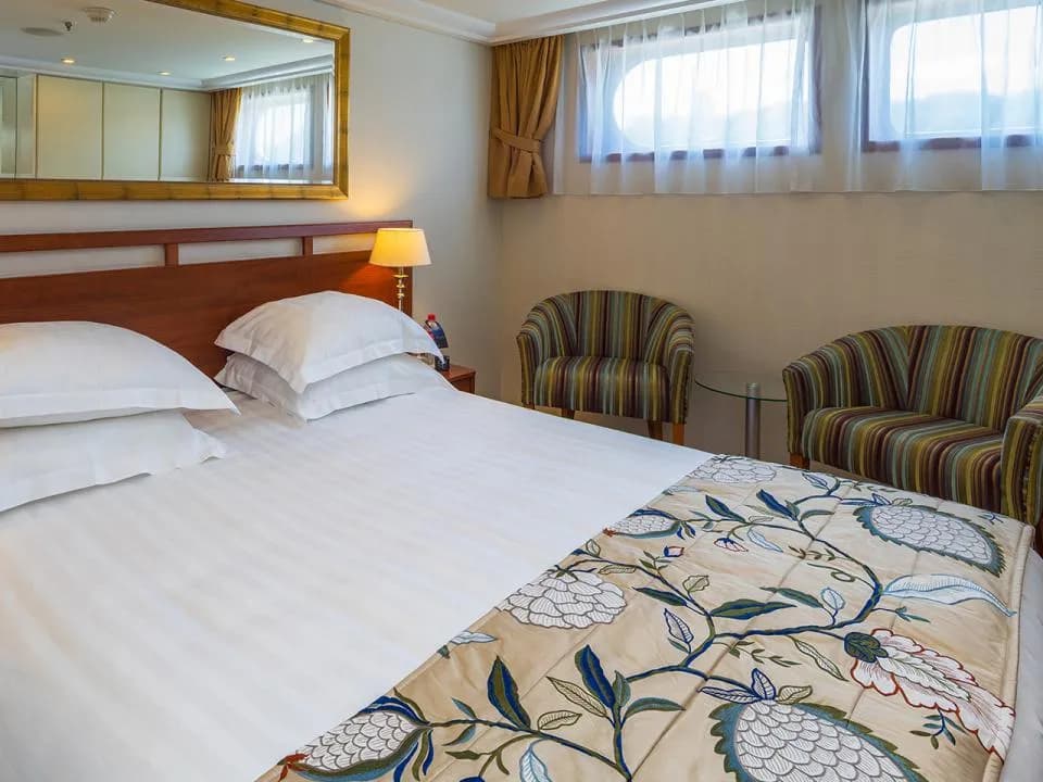 Amadante Category D window cabin