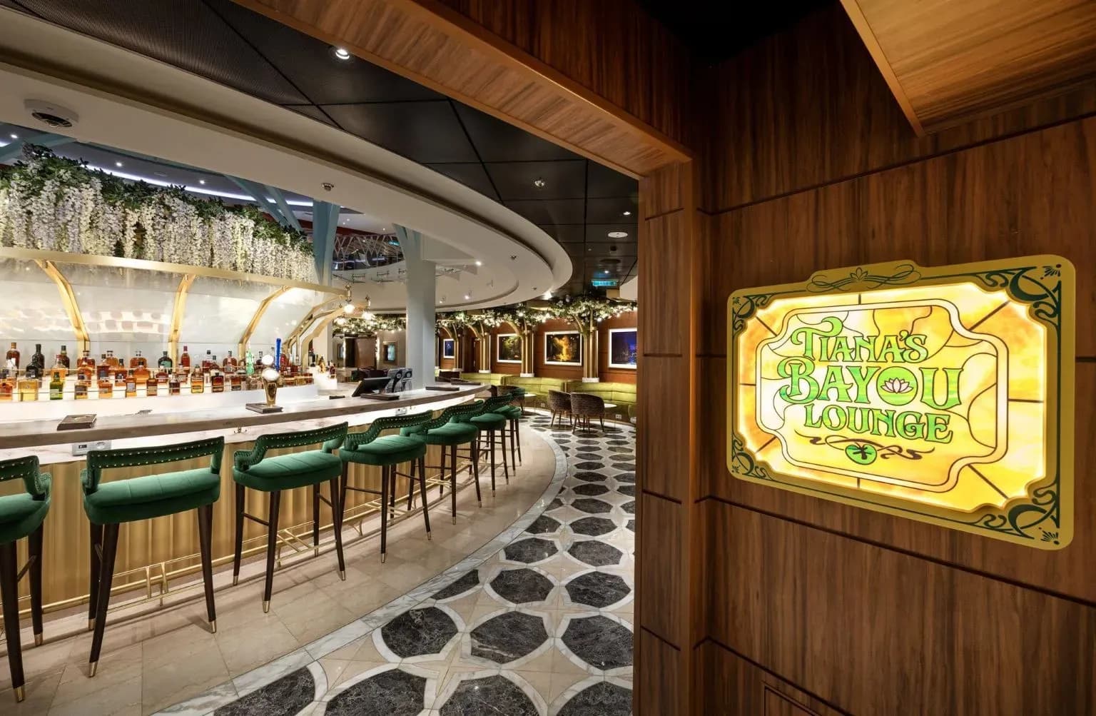 Disney Adventure - Tiana Bayou Bar and lounge