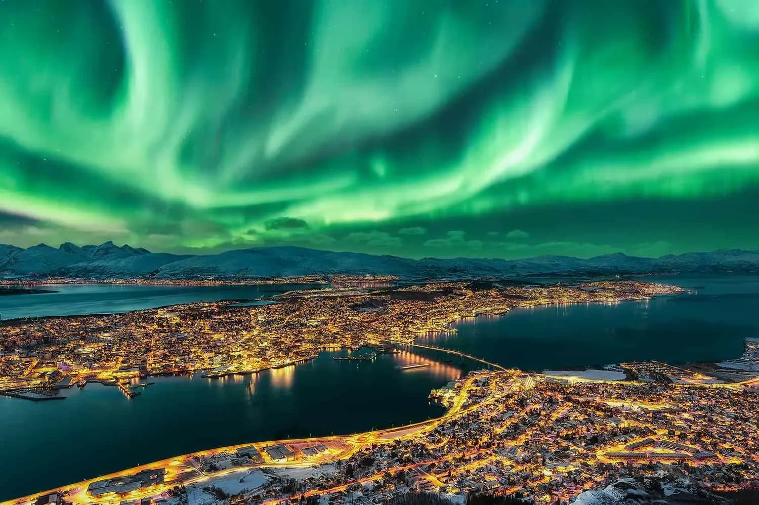 Tromso Norway -Northern lights cruise from Dubai