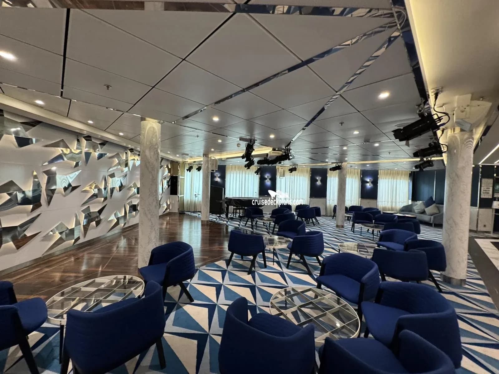 costa smeralda cruise ship lounge