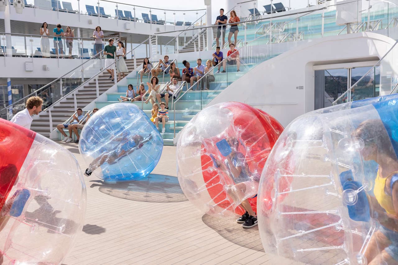 Entertainment-Costa Toscana, Fun activities
