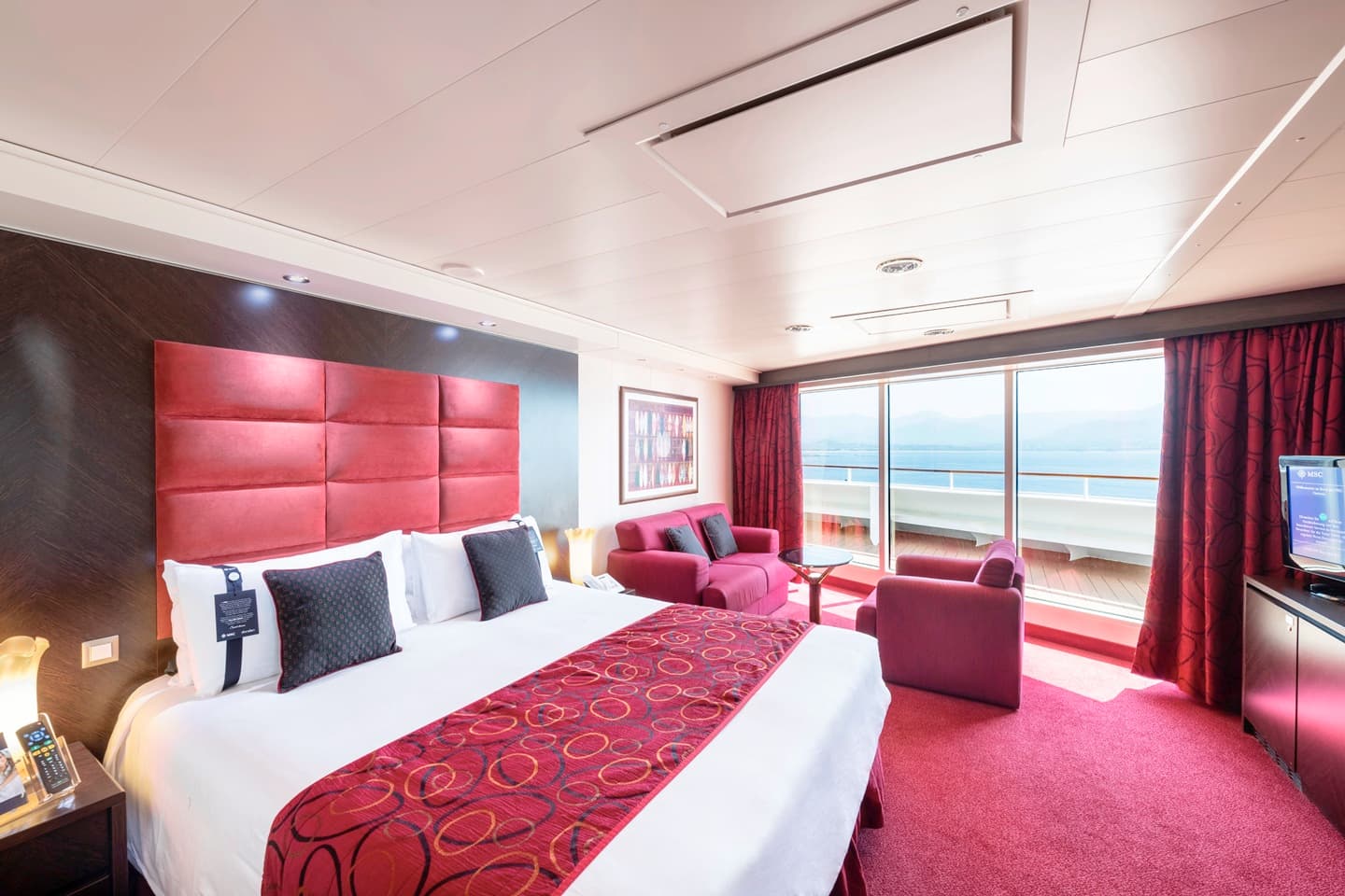 MSC Divina junior Aurea suite with sealed window