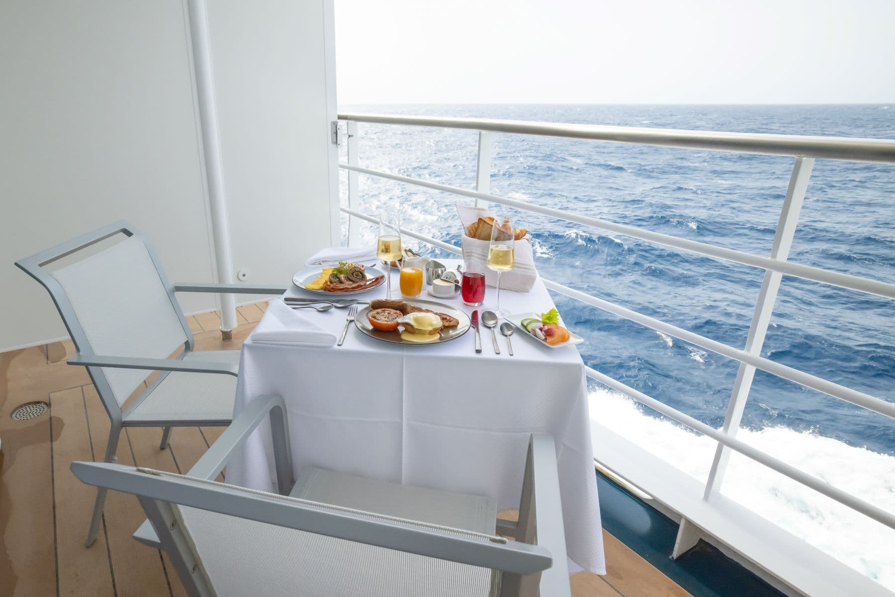 SH Minerva Swan Hellenic Dining