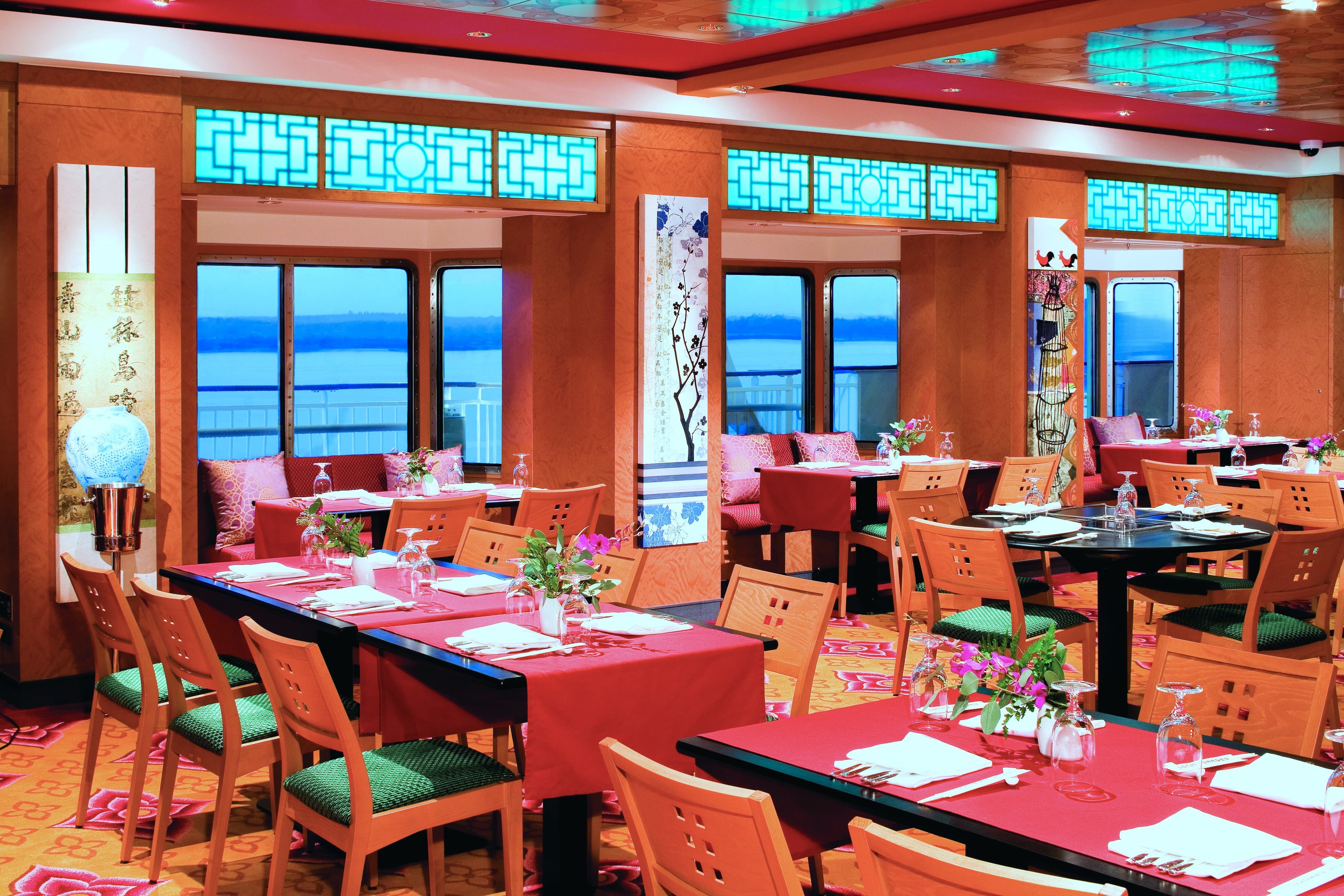 Norwegian Pearl Dining