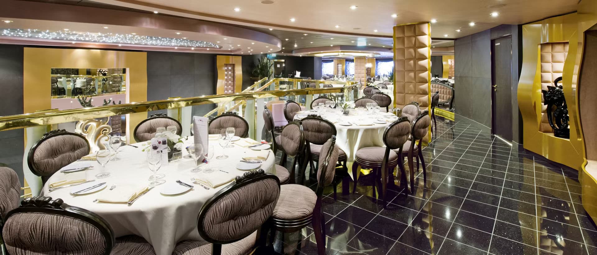 MSC Divina Dining