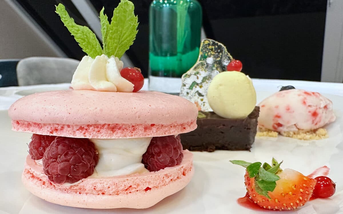 azamara food and restaurant
