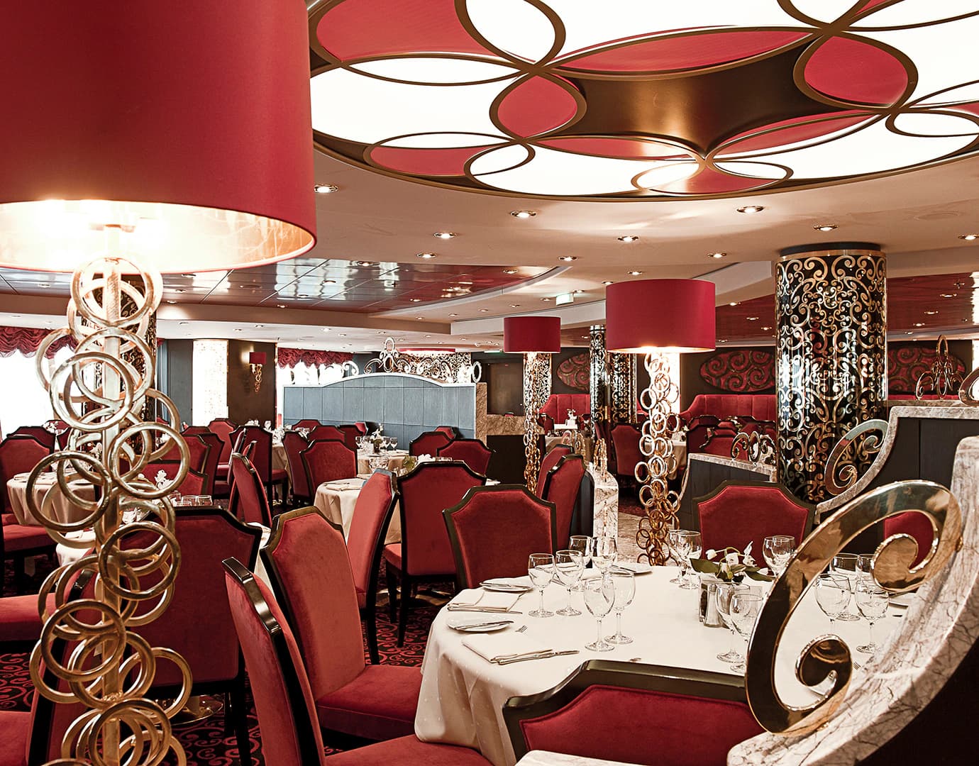 MSC Divina Dining