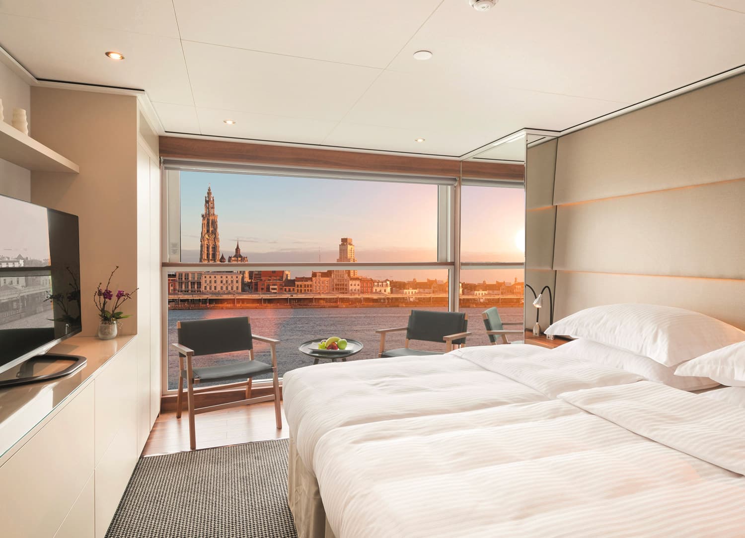 Emerald Dawn Panoramic balcony Suite