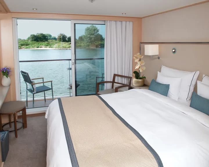 Vikin Mani river ship french balcony