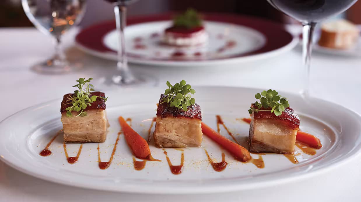 Dining of Oceanic Nautica Ship