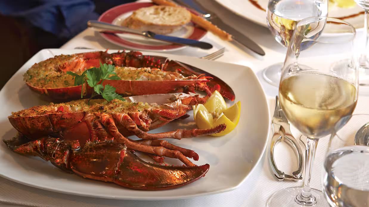 Dining of Oceanic Nautica Ship