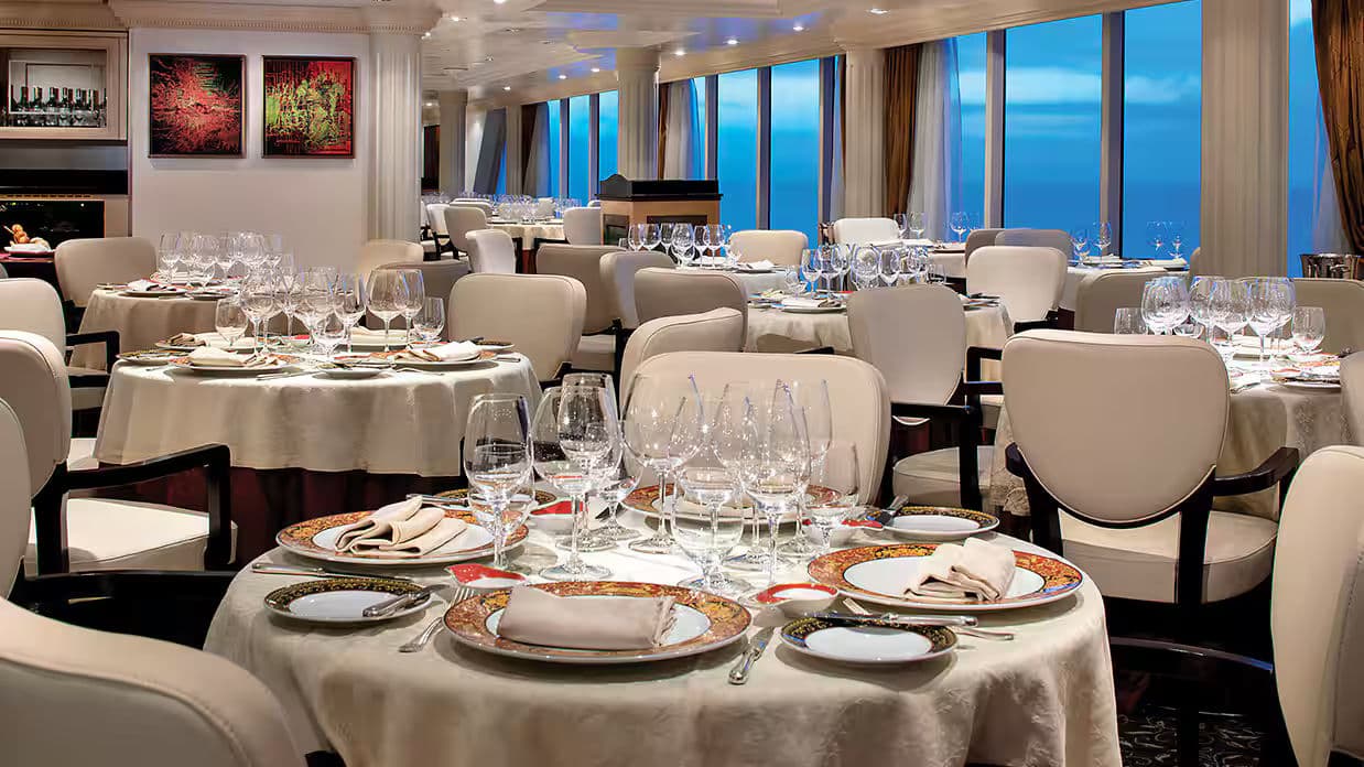 Dining of Oceanic Nautica Ship