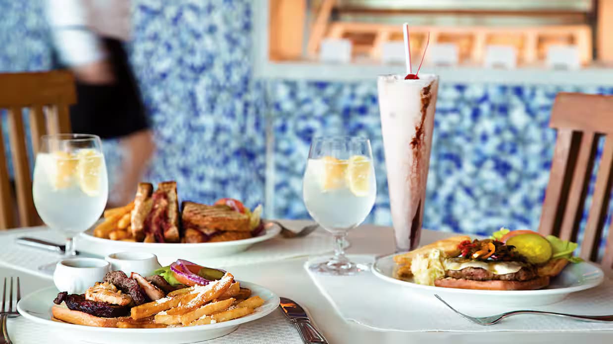 Dining of Oceanic Nautica Ship